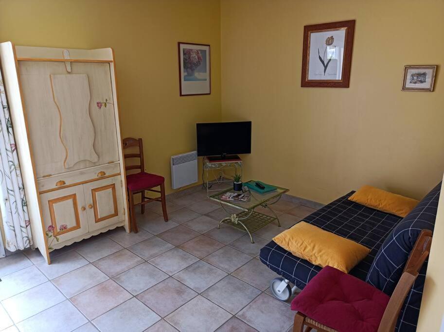 Anduze Gite Les Pins Au "Petit Clos Des Cigales" Massillargues-Attuech エクステリア 写真